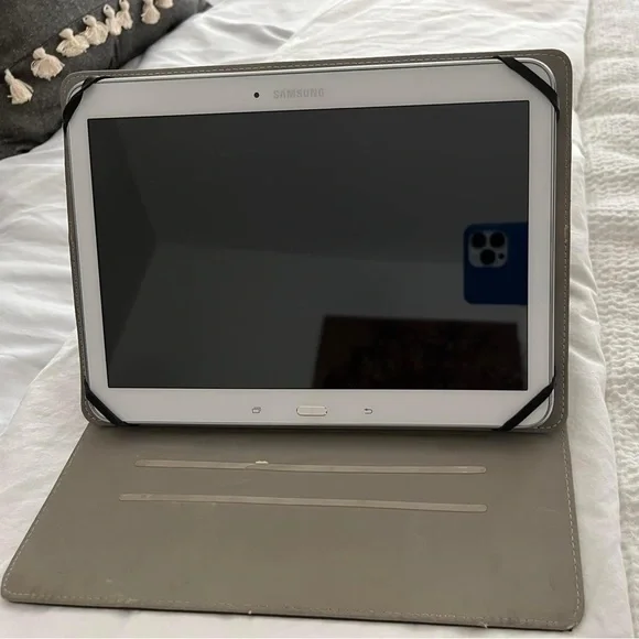 Samsung Galaxy Tab 4 10.1in 16gb tablet. Tablets